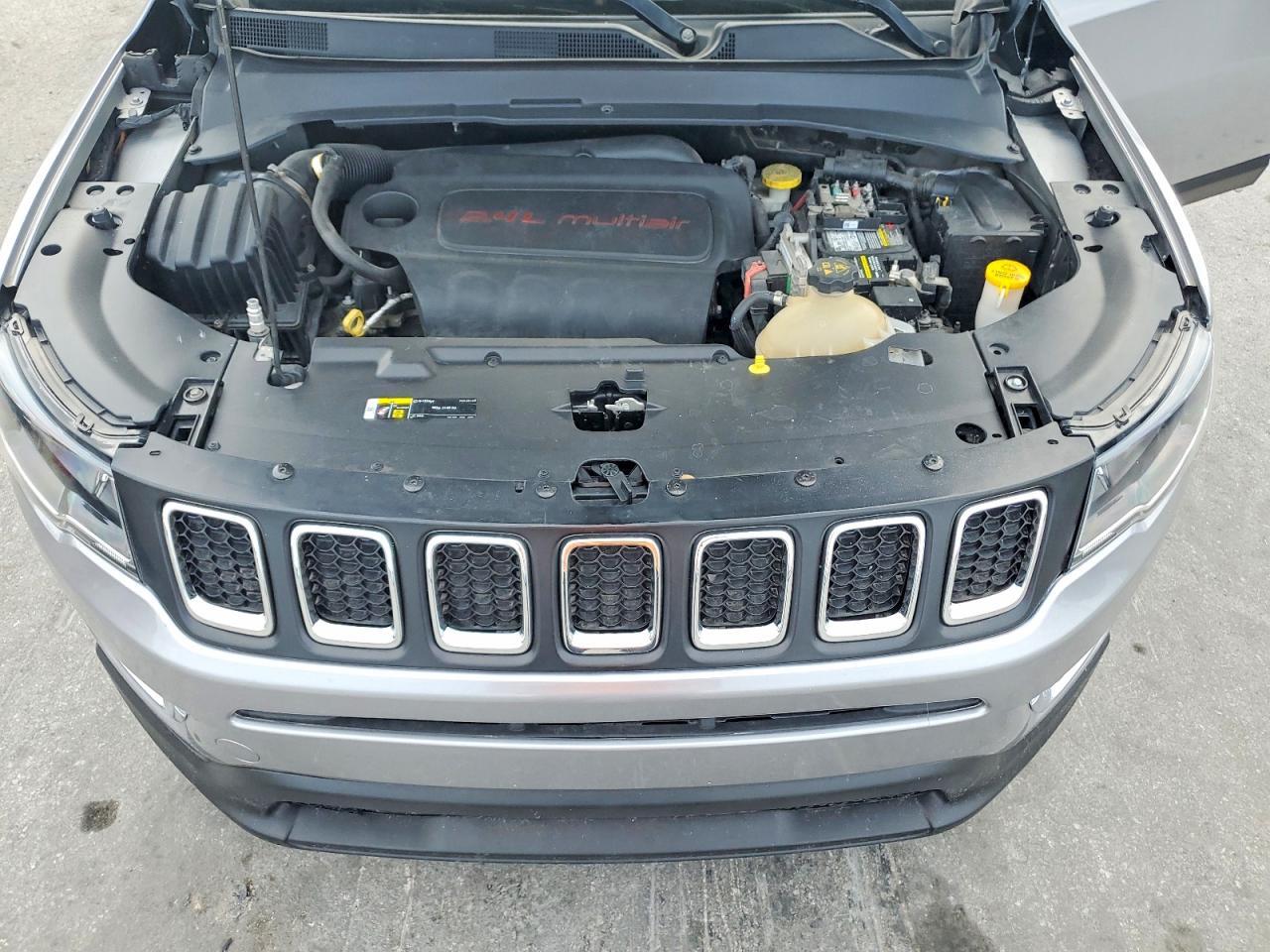 2021 Jeep Compass Limited - zdjęcie 12