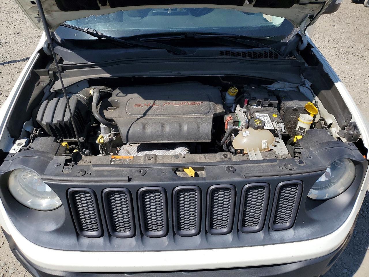 2016 Jeep Renegade Trailhawk - zdjęcie 12
