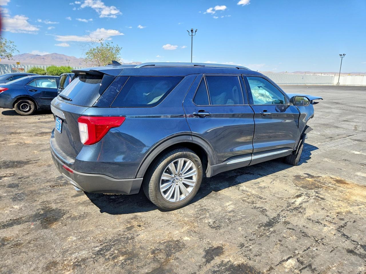 2023 Ford Explorer Limited - zdjęcie 3