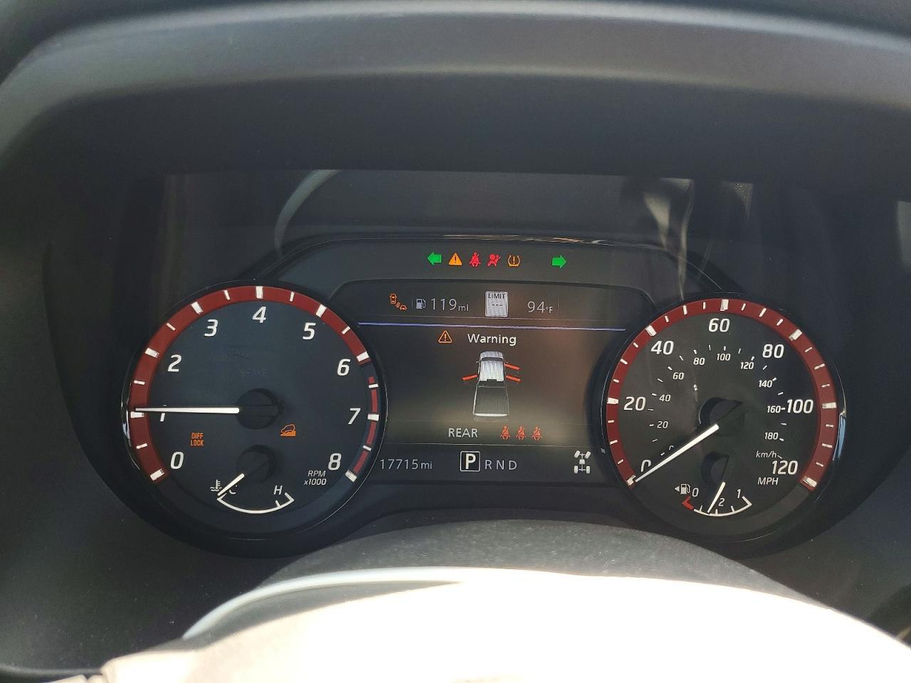 2024 Nissan Titan Pro-4X - zdjęcie 9
