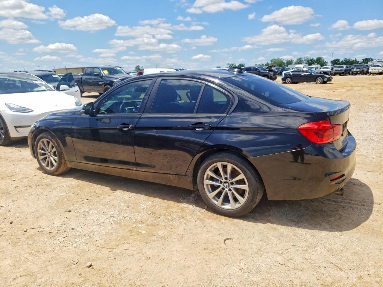 2017 BMW 320 I - zdjęcie 2