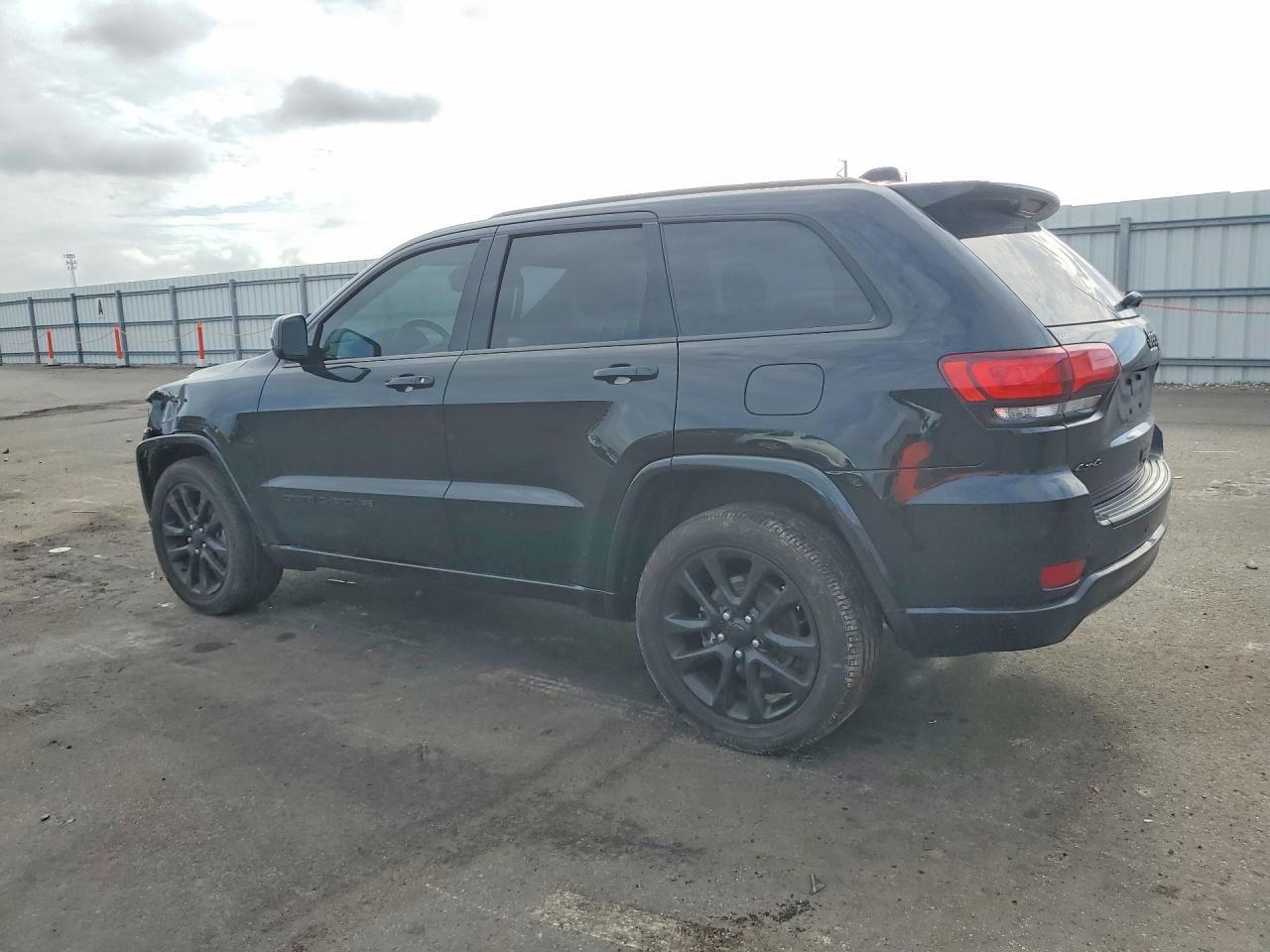 2020 Jeep Grand Cherokee Laredo - zdjęcie 2