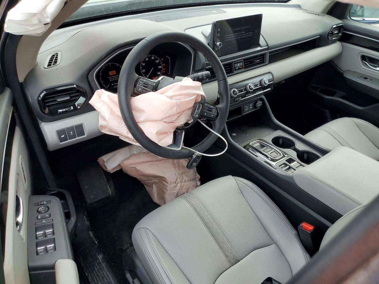 2025 Honda Pilot Touring - zdjęcie 8