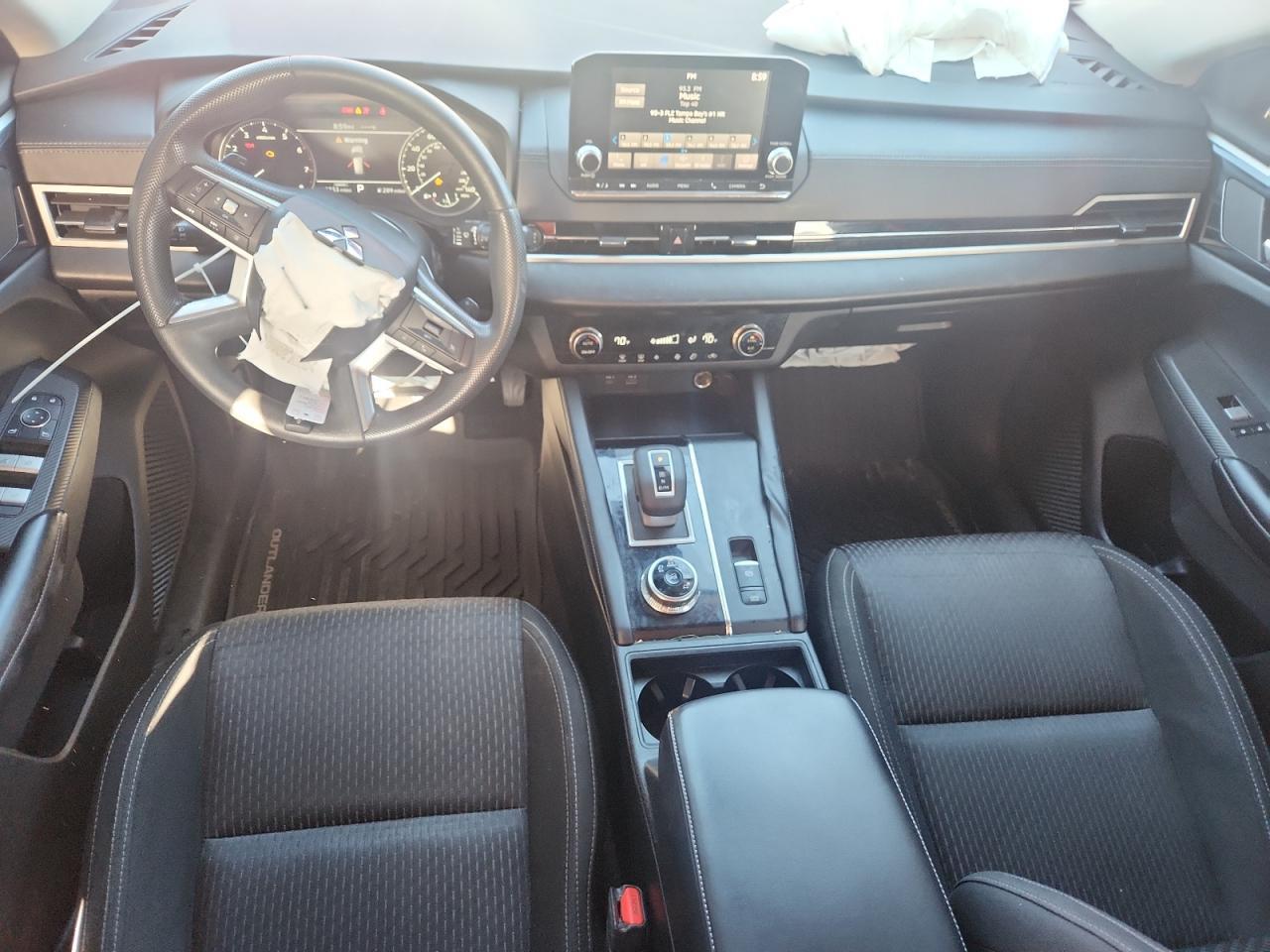2022 Mitsubishi Outlander Es - zdjęcie 8