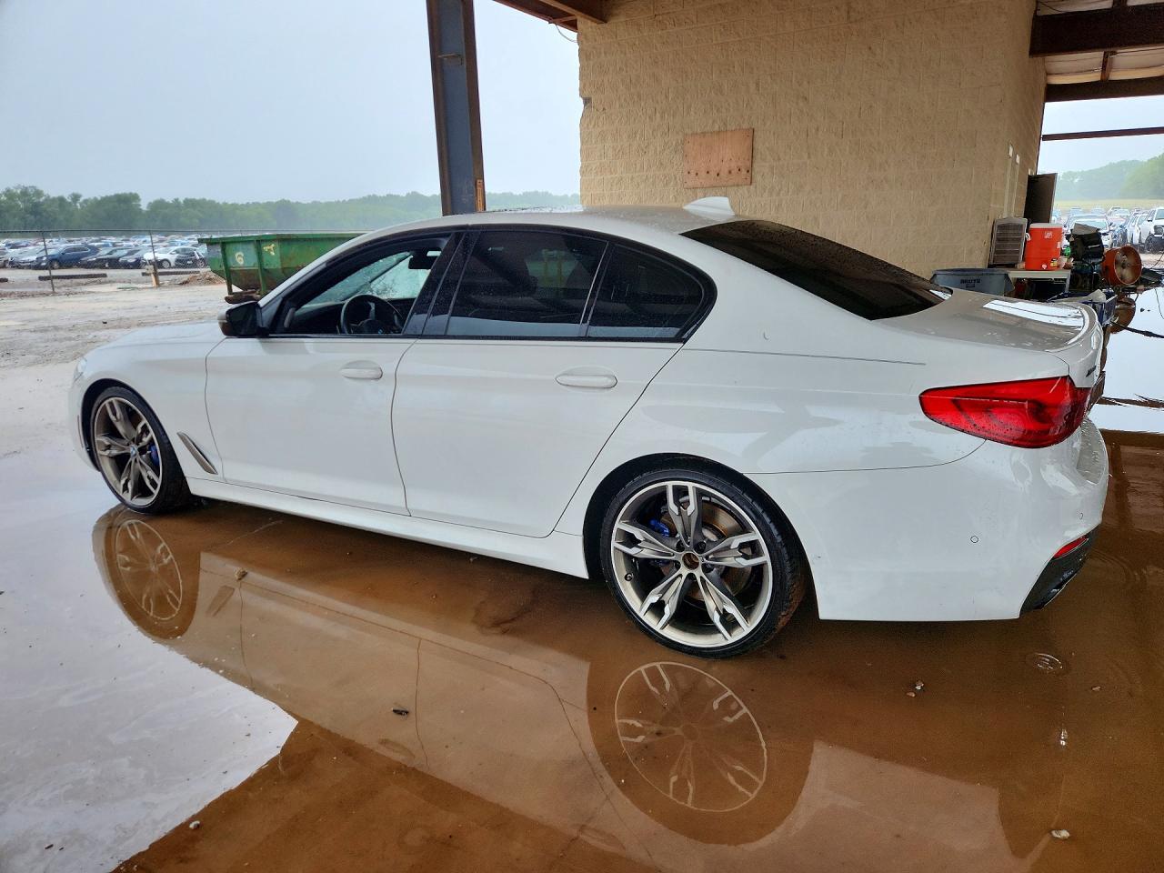 2019 BMW M550Xi - zdjęcie 2