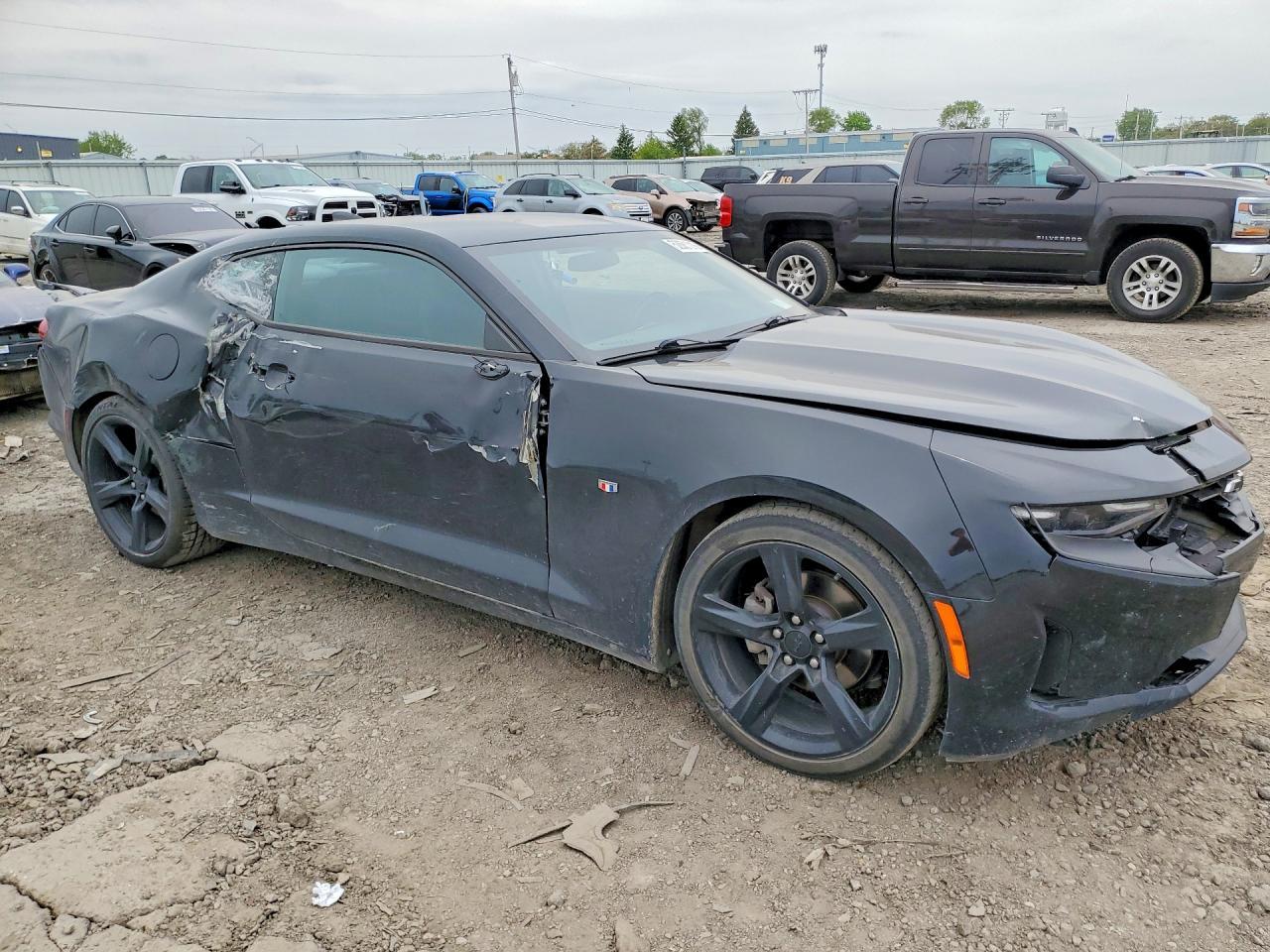 2021 Chevrolet Camaro Ls - zdjęcie 4