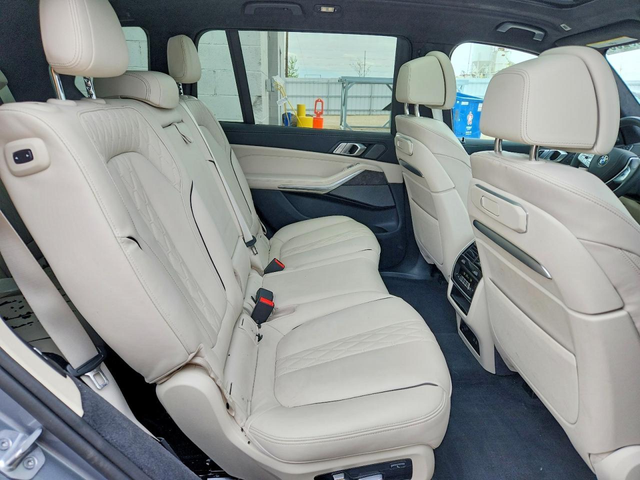 2025 BMW X7 xDrive40I - zdjęcie 10