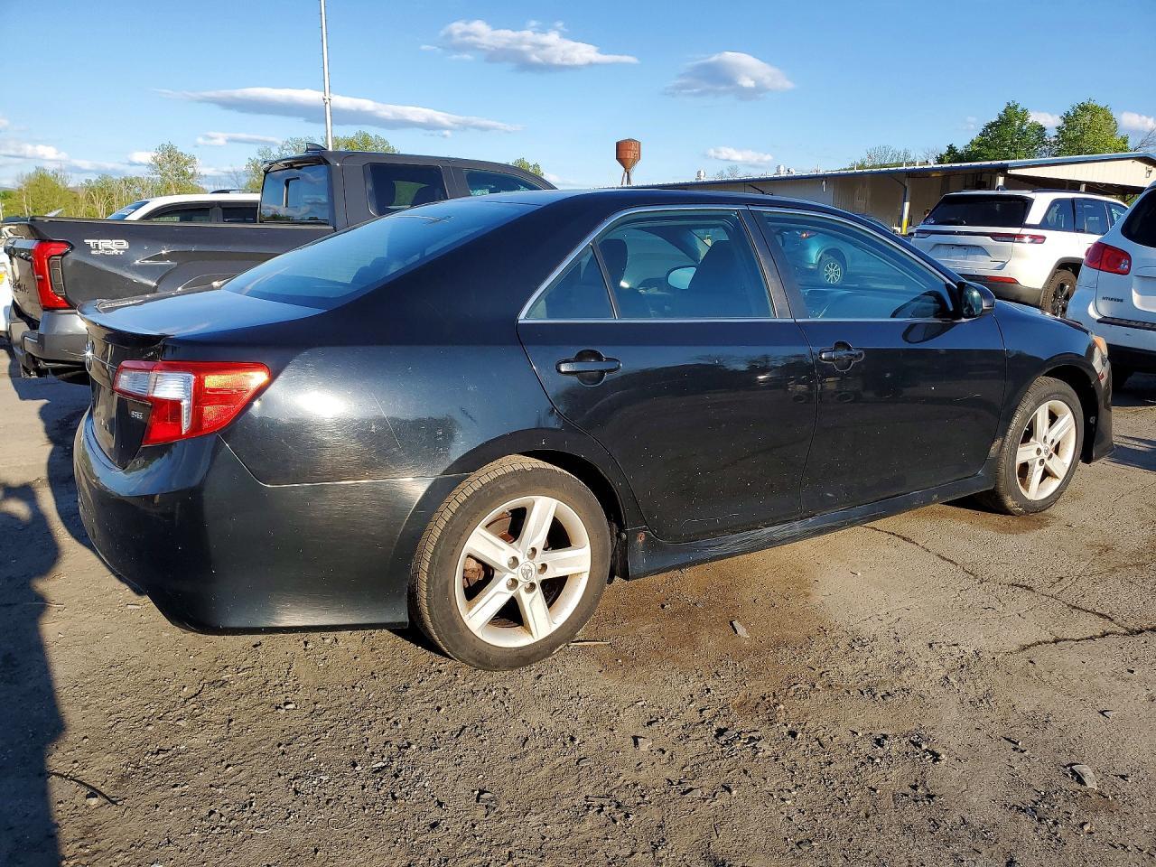 2013 Toyt Camry - zdjęcie 3