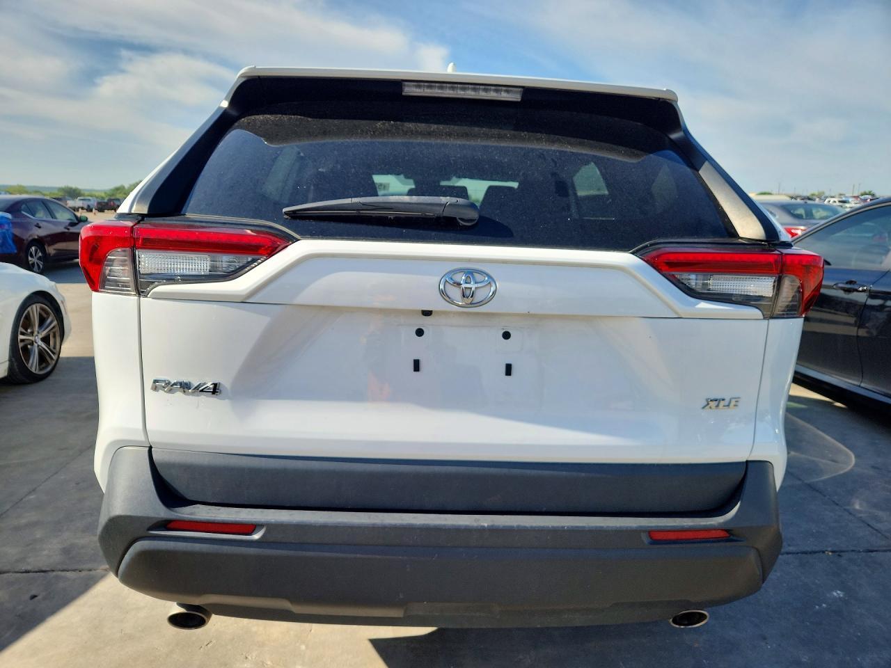 2022 Toyota Rav4 Xle - zdjęcie 6