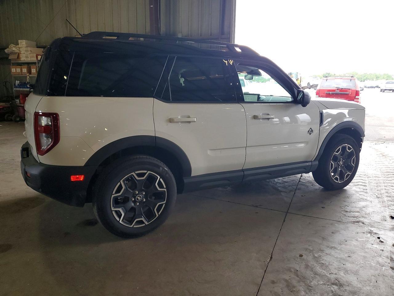 2025 Ford Bronco Sport Outer Banks - zdjęcie 3