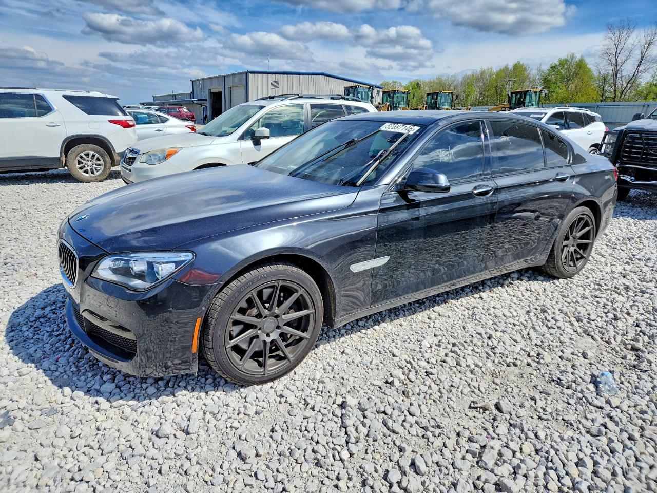 2015 BMW 750 Xi - zdjęcie główne