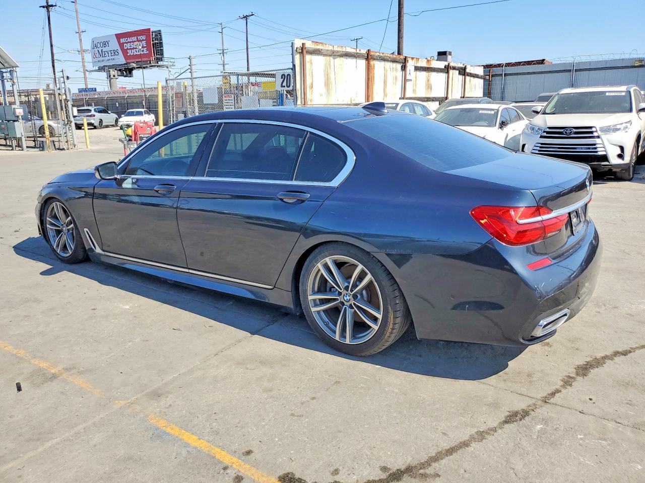 2019 BMW 740 Xi - zdjęcie 2