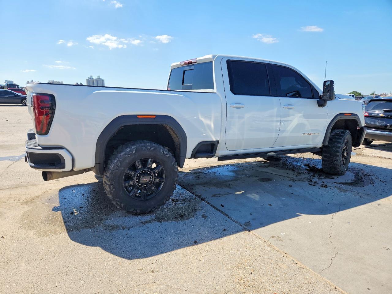 2024 GMC Sierra K2500 At4 - zdjęcie 3