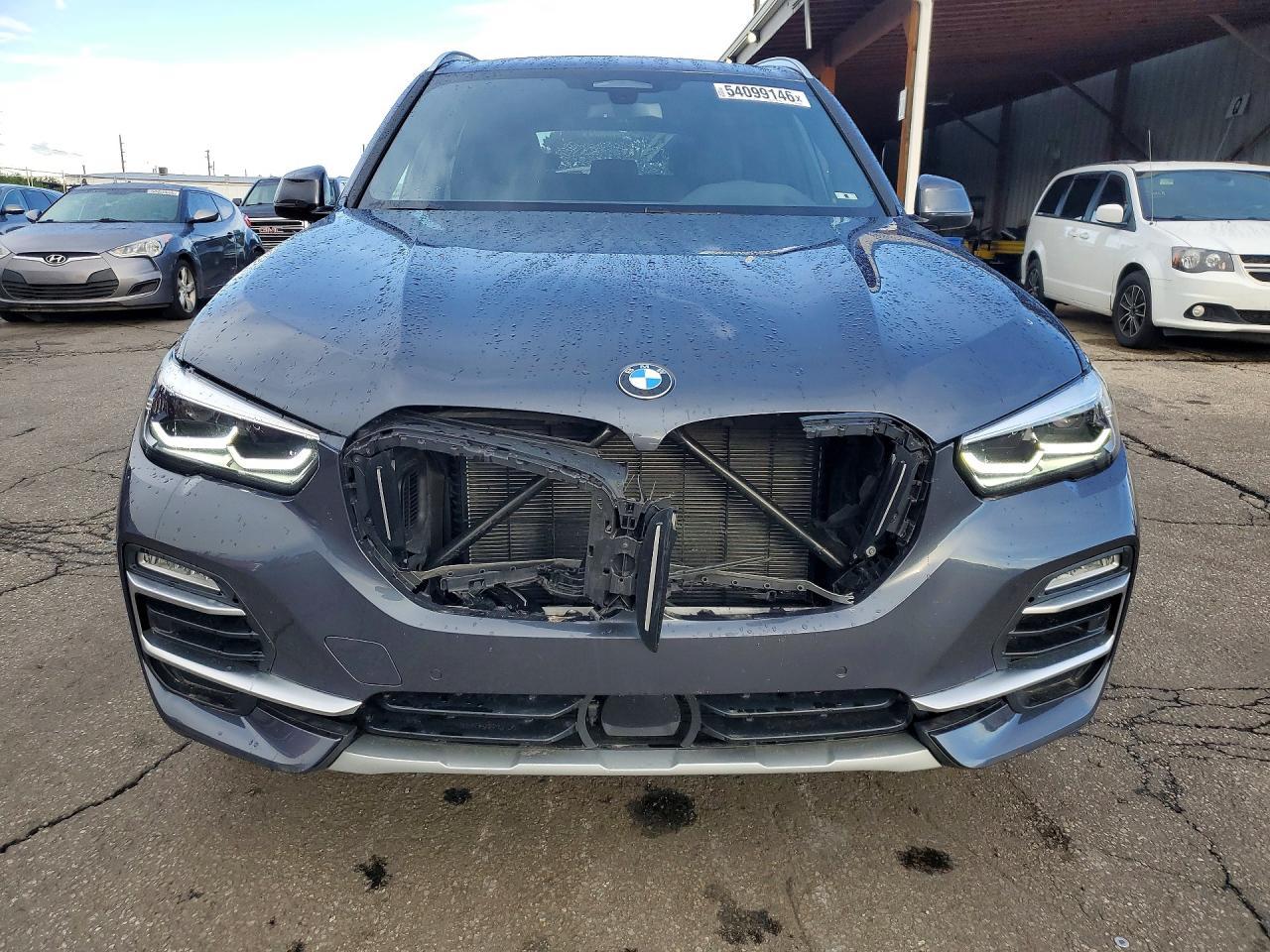2021 BMW X5 xDrive40I - zdjęcie 5
