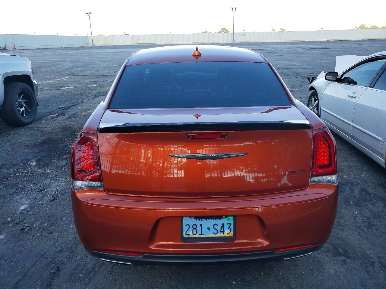 2020 Chrysler 300 Touring - zdjęcie 6