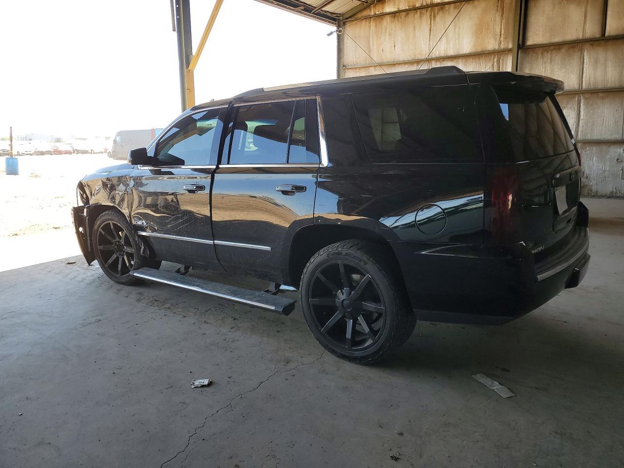 2015 GMC Yukon Denali - zdjęcie 2