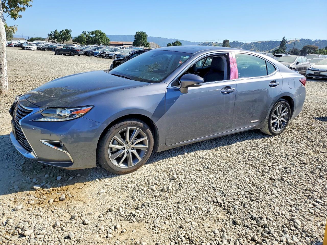 2016 Lexus Es 300H - zdjęcie główne