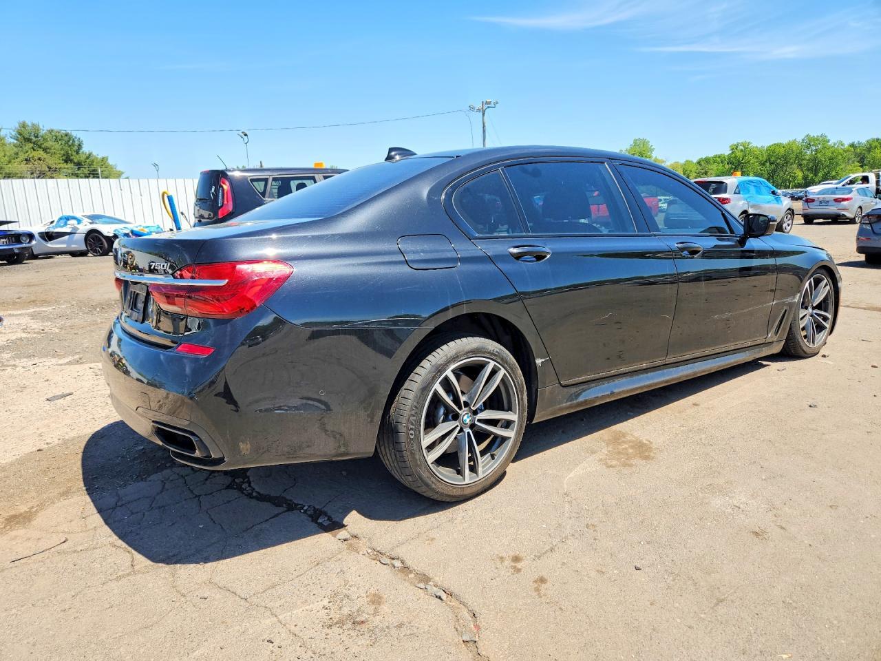 2018 BMW 750 Xi - zdjęcie 3