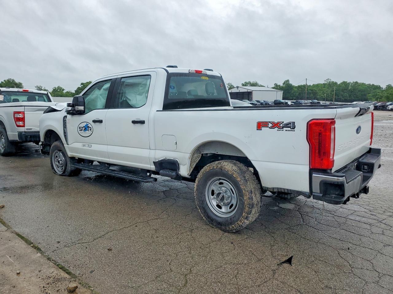 2024 Ford F250 Super Duty - zdjęcie 2