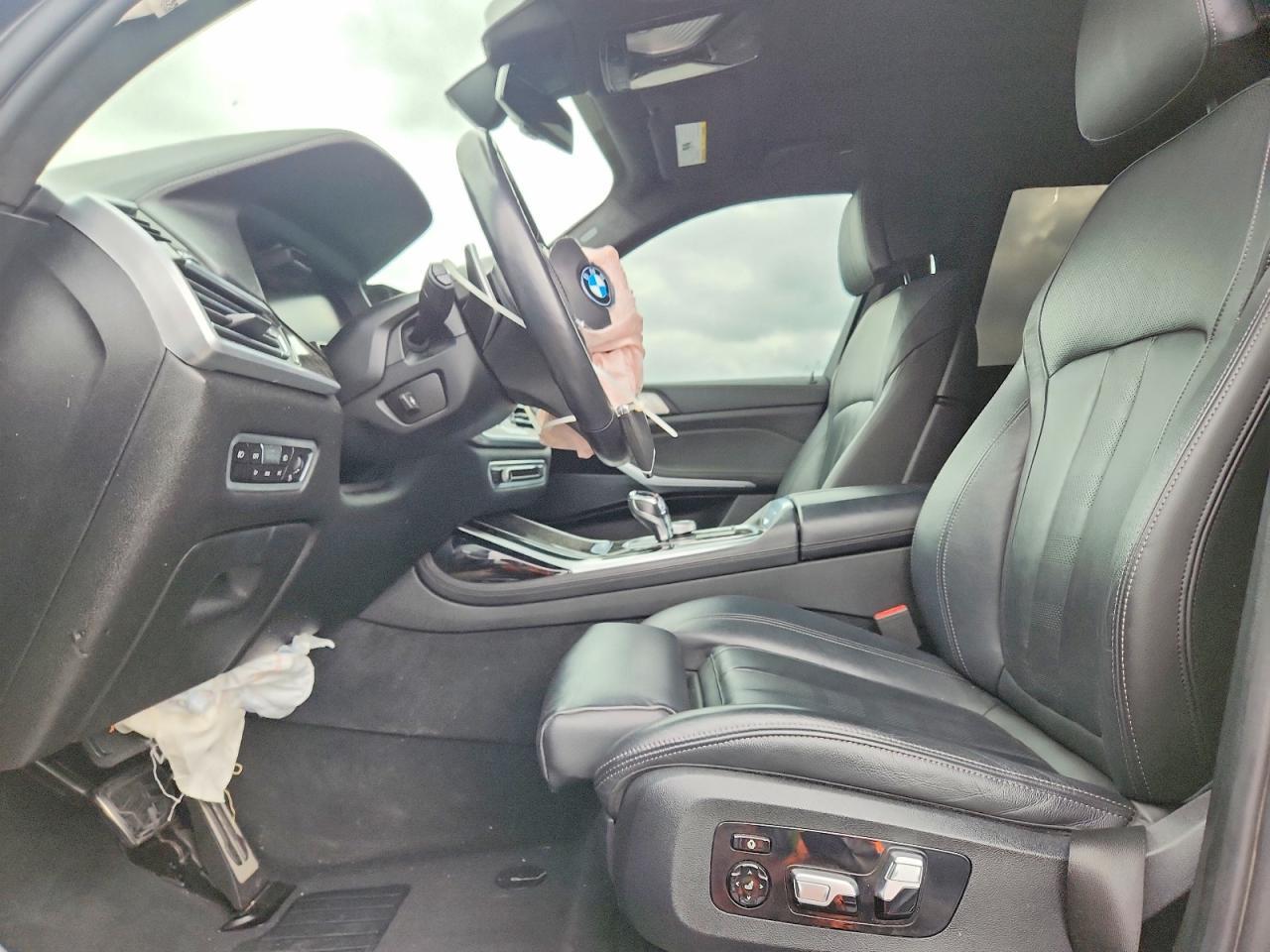 2021 BMW X7 xDrive40I - zdjęcie 7