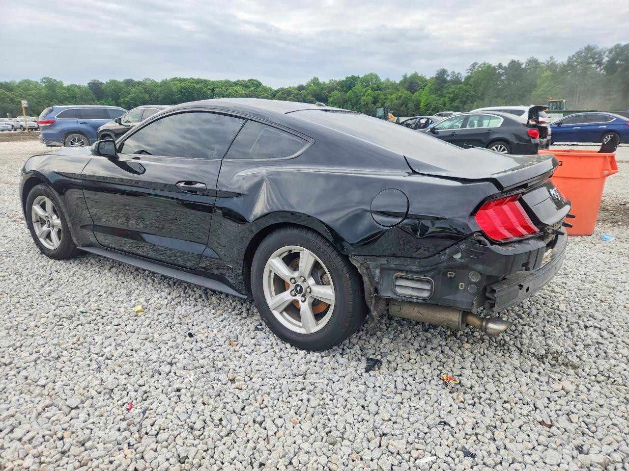 2019 Ford Mustang - zdjęcie 2