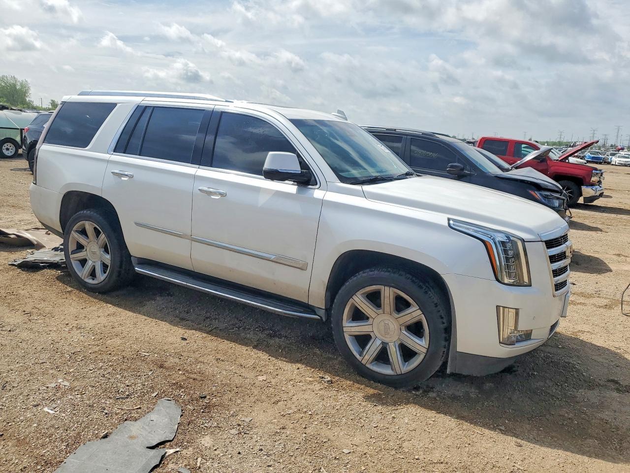 2016 Cadillac Escalade Luxury - zdjęcie 4