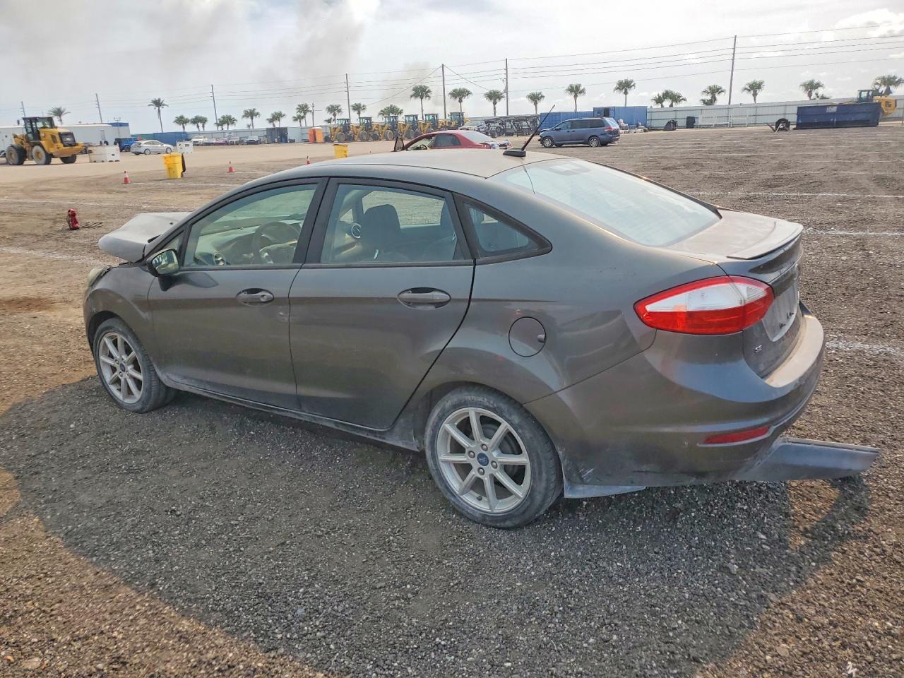 2019 Ford Fiesta Se - zdjęcie 2
