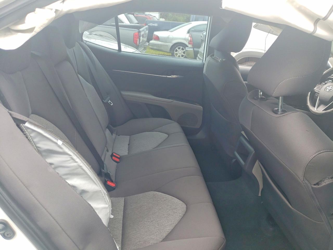 2023 Toyota Camry Le - zdjęcie 10