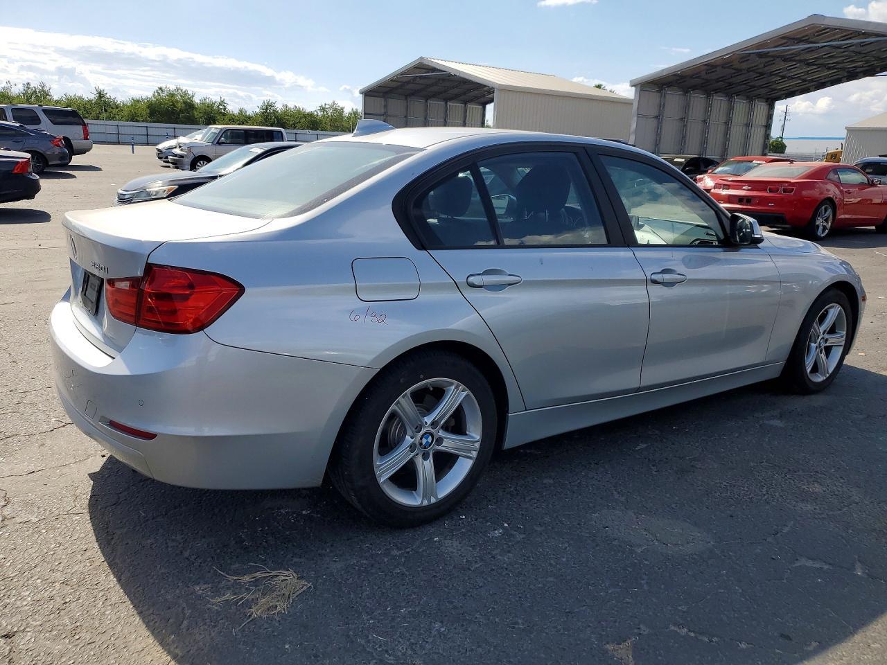 2014 BMW 320 I - zdjęcie 3
