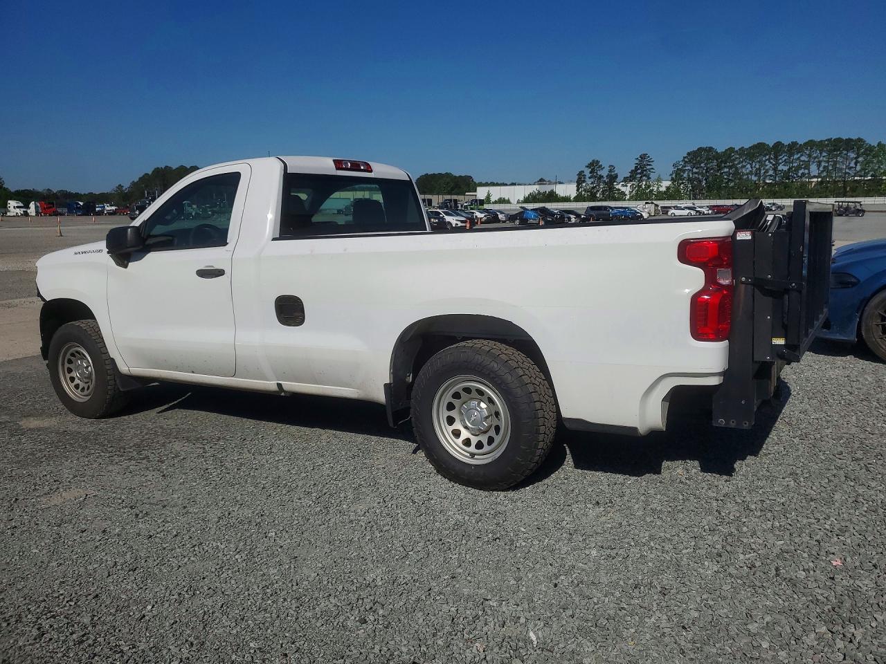 2020 Chevrolet Silverado C1500 - zdjęcie 2
