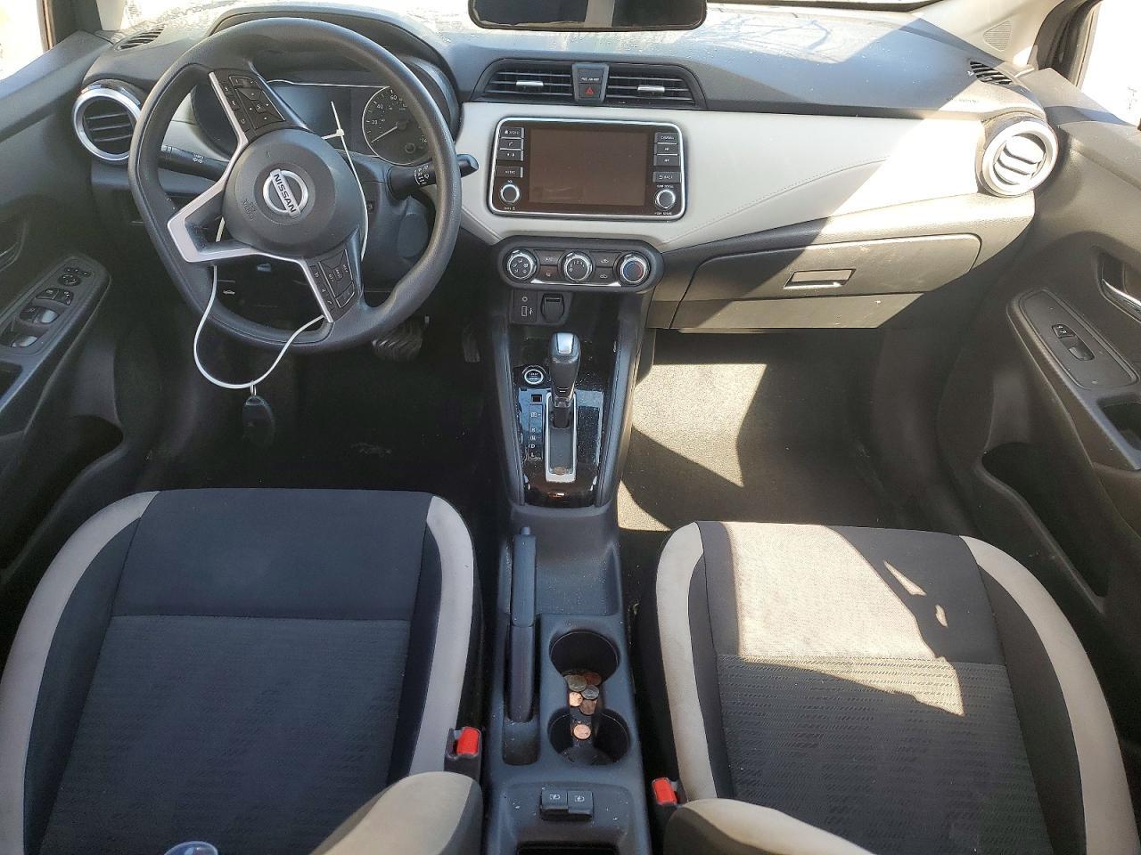 2021 Nissan Versa Sv - zdjęcie 8