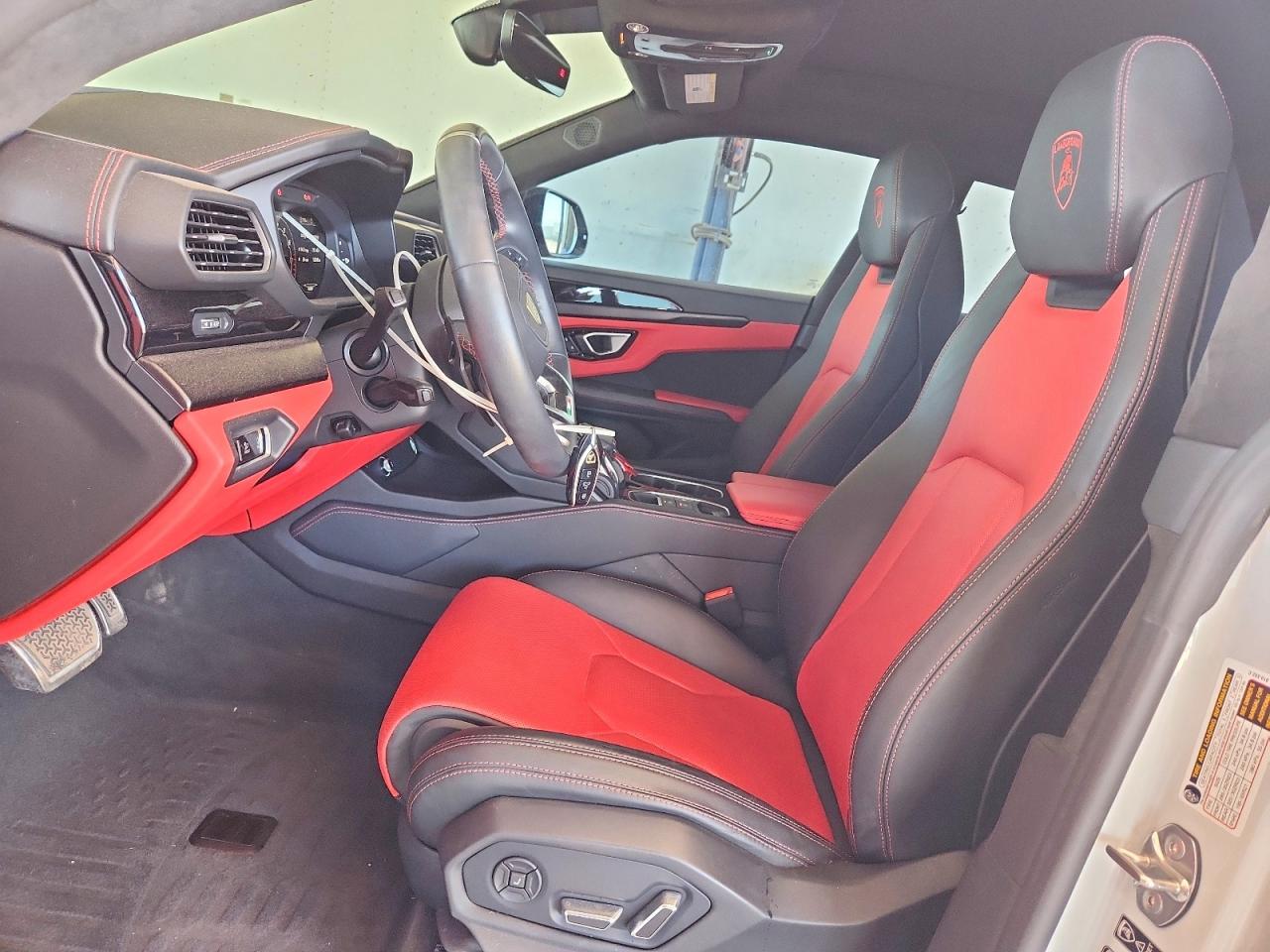 2022 Lamborghini Urus - zdjęcie 7