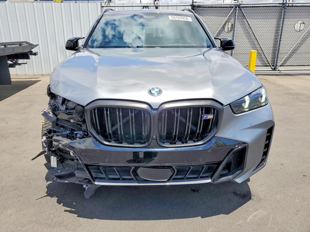 2024 BMW X5 M60I - zdjęcie 5