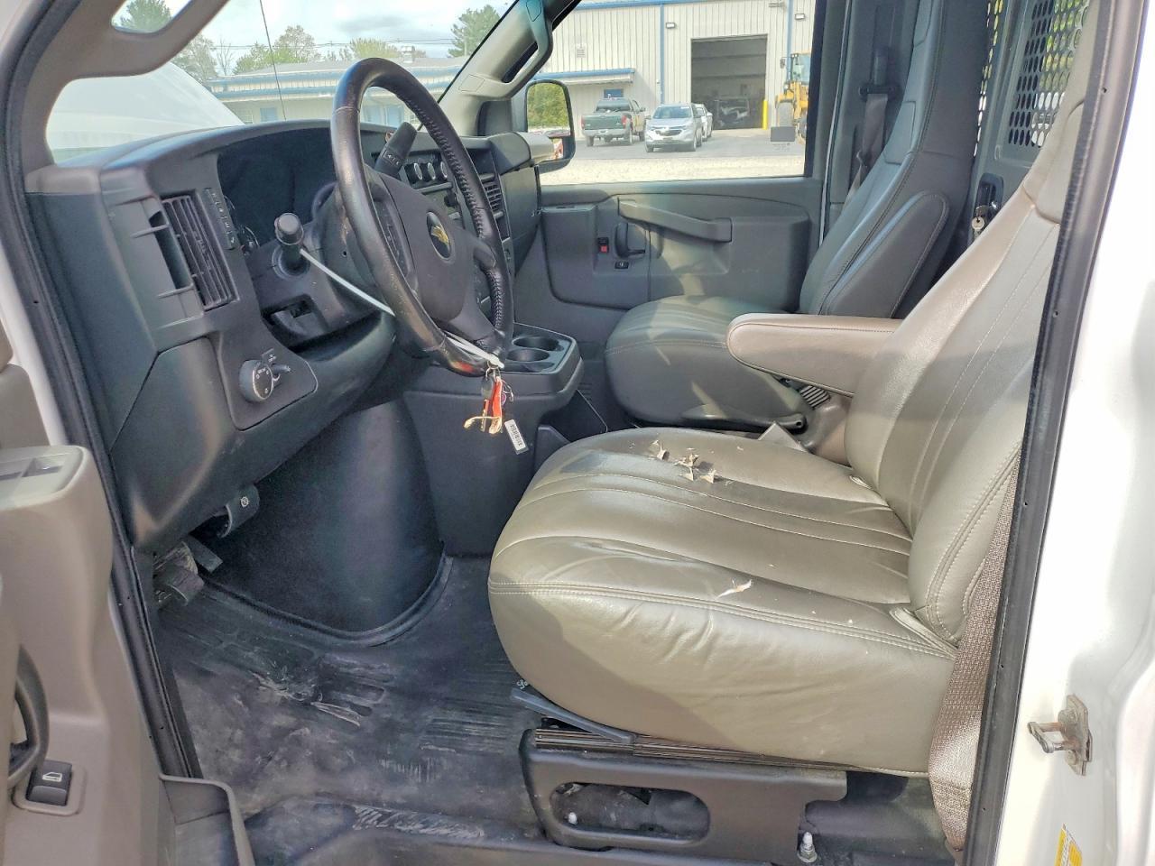 2020 Chevrolet Express G2500 - zdjęcie 7
