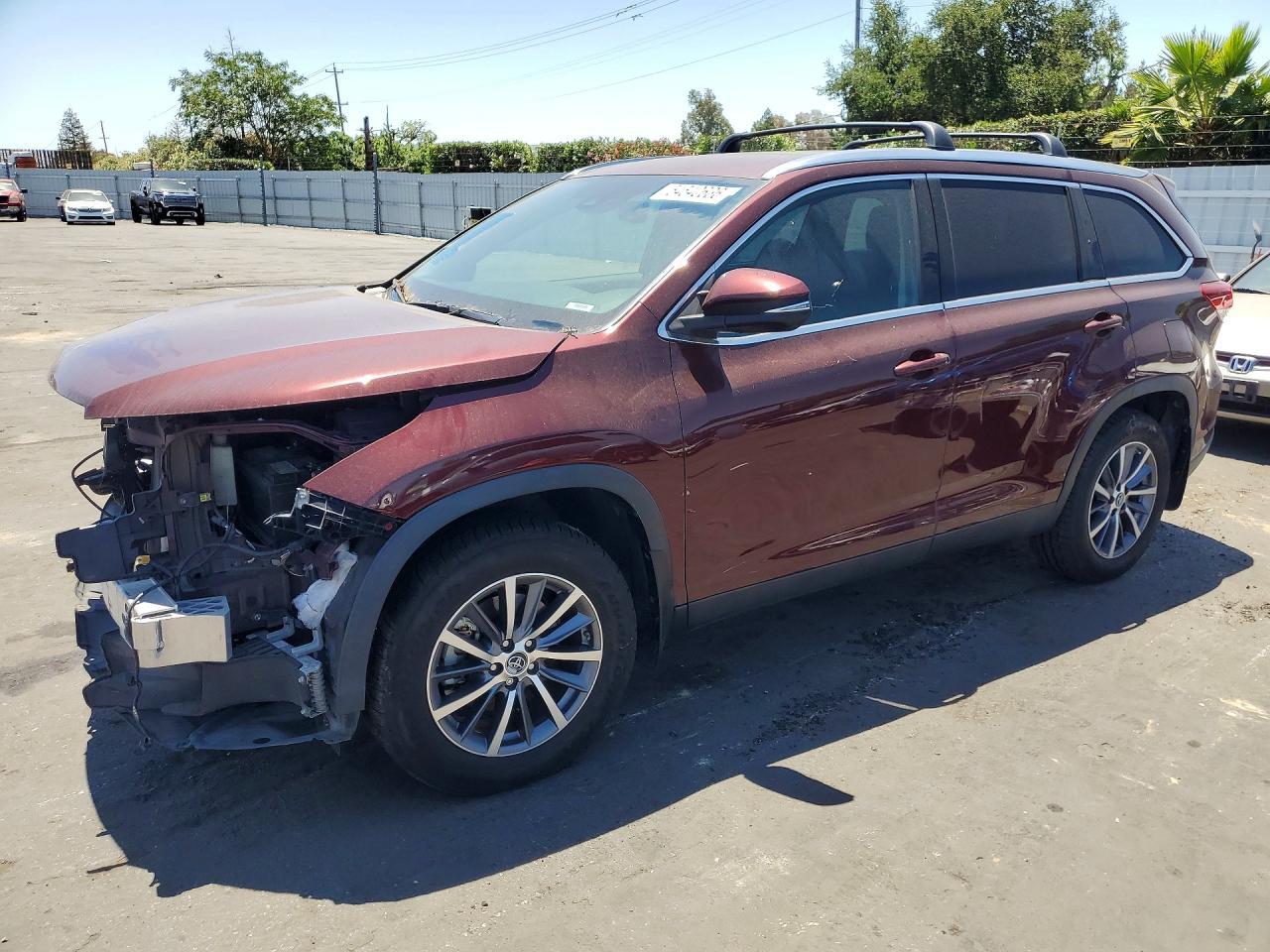 2019 Toyota Highlander Xle - zdjęcie główne
