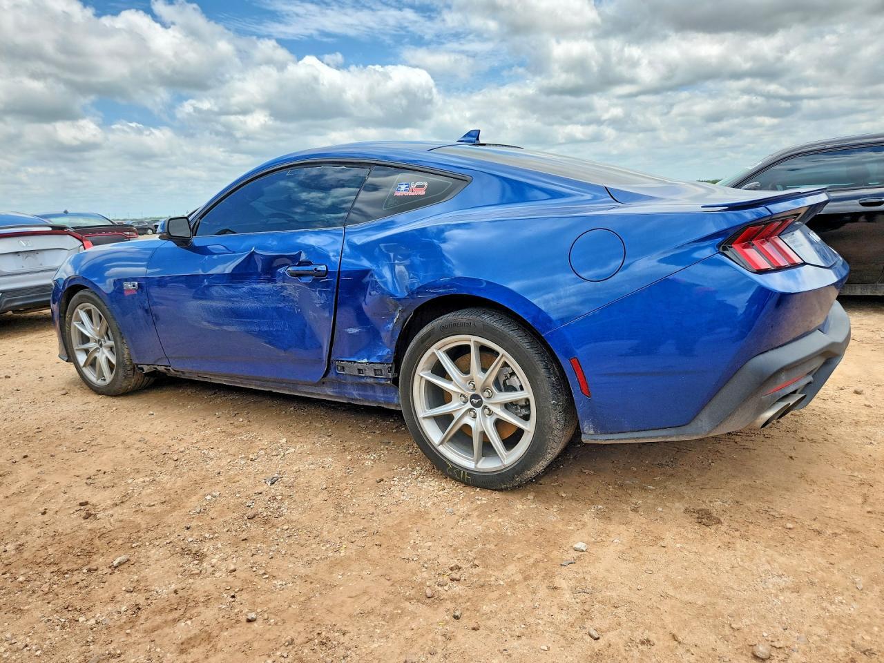 2024 Ford Mustang Gt - zdjęcie 2