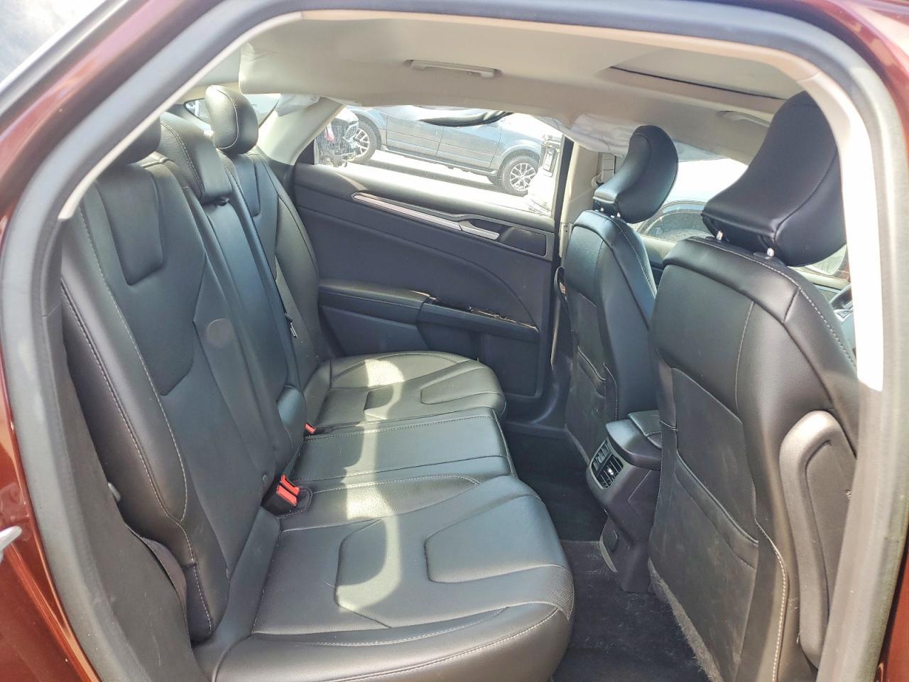 2016 Ford Fusion Titanium - zdjęcie 10