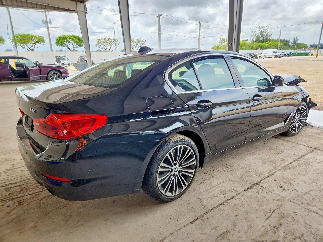 2020 BMW 530 I - zdjęcie 3