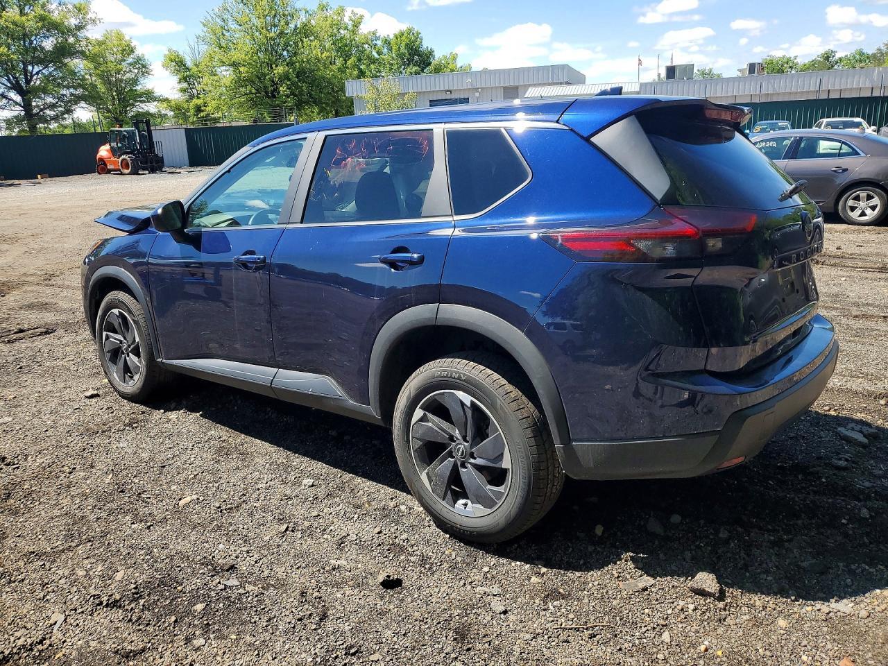 2025 Nissan Rogue Sv - zdjęcie 2