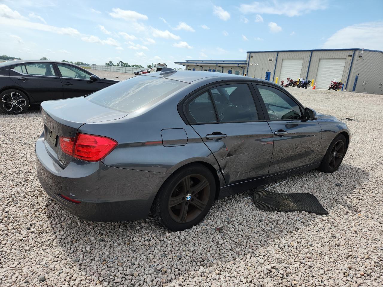 2014 BMW 328 I - zdjęcie 3