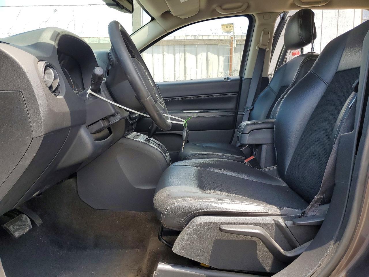 2016 Jeep Compass Latitude - zdjęcie 6