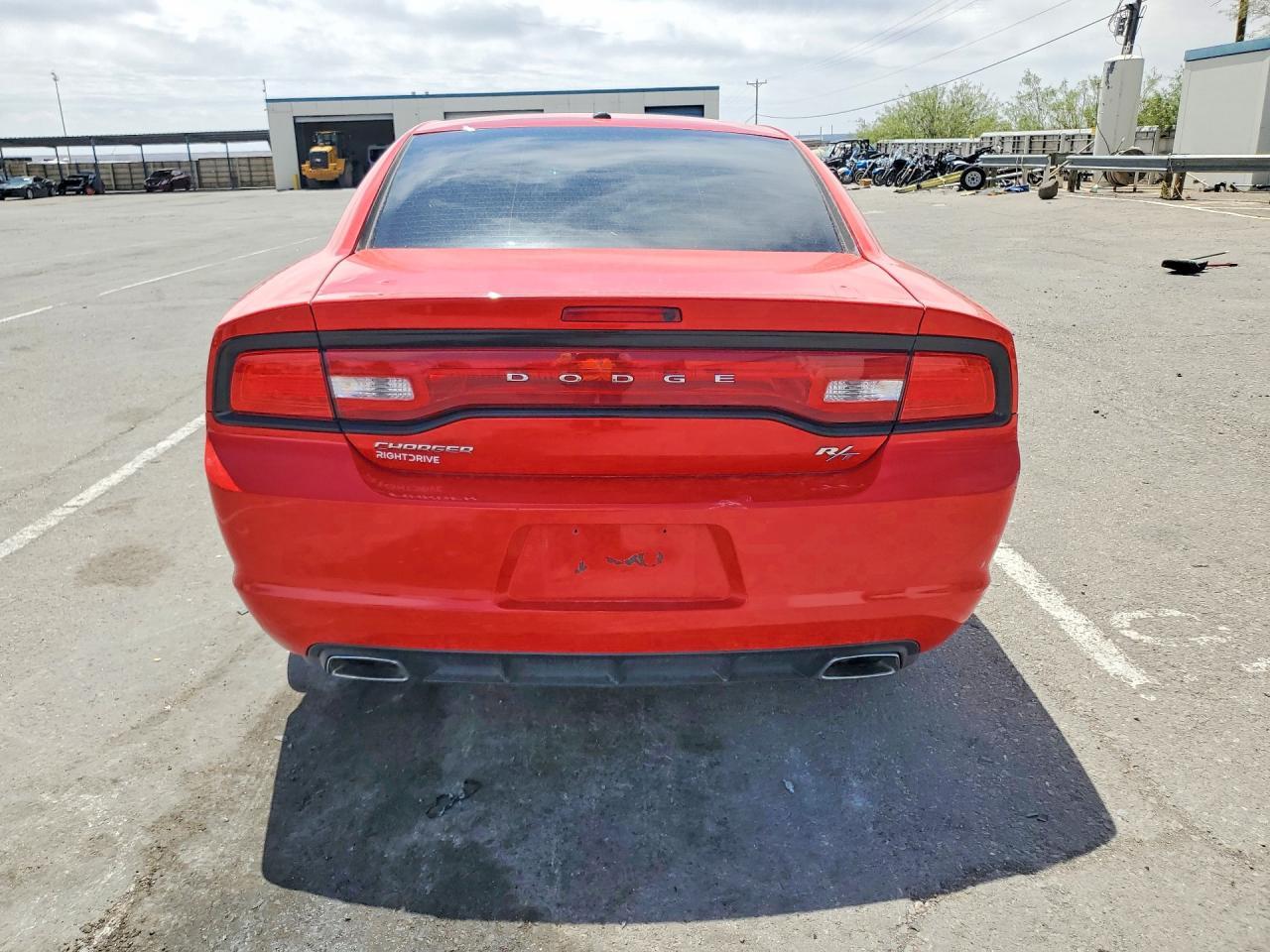 2014 Dodge Charger R - zdjęcie 6