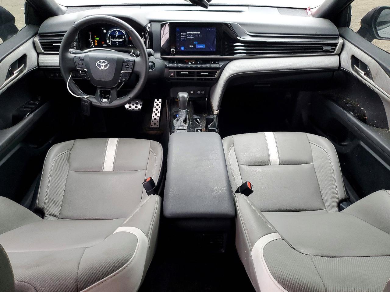 2025 Toyota Camry Se - zdjęcie 8