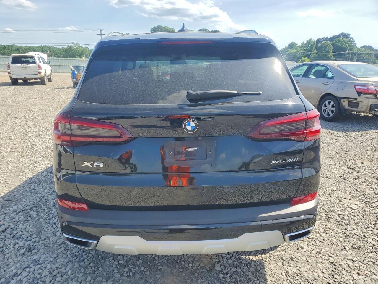 2022 BMW X5 xDrive40I - zdjęcie 6