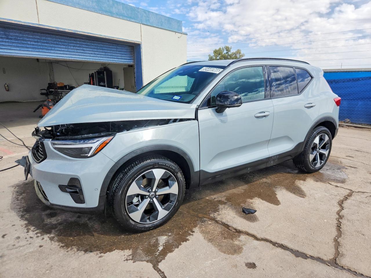 Volvo XC40 - zdjęcie 1