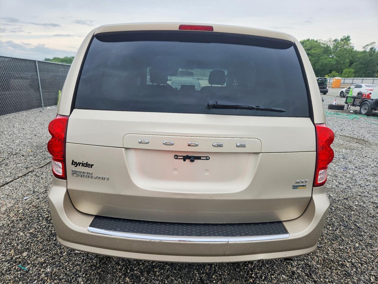 2016 Dodge Grand Caravan Sxt - zdjęcie 6
