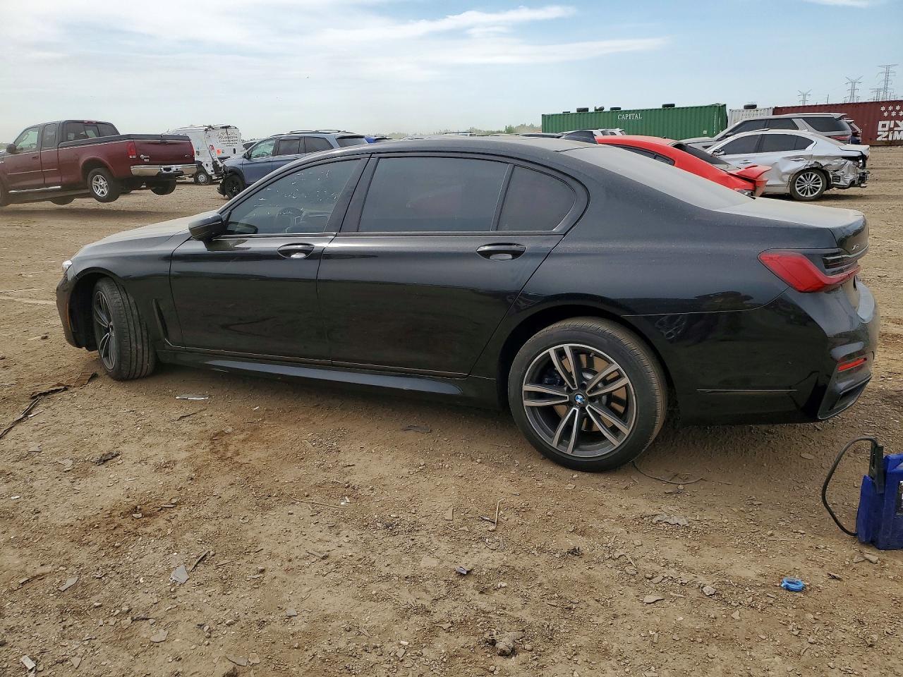 2022 BMW 750 Xi - zdjęcie 2