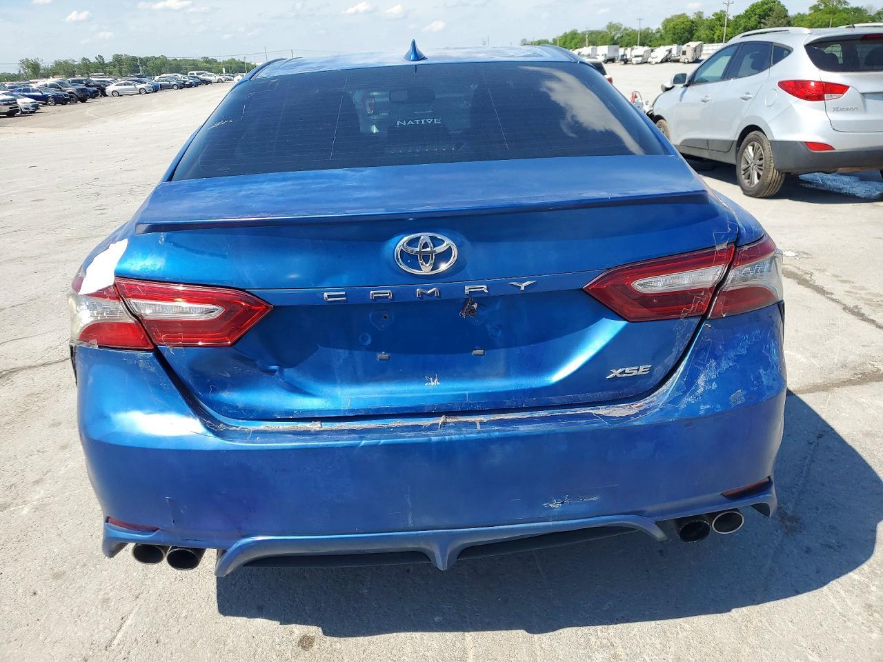 2019 Toyota Camry Xse - zdjęcie 6