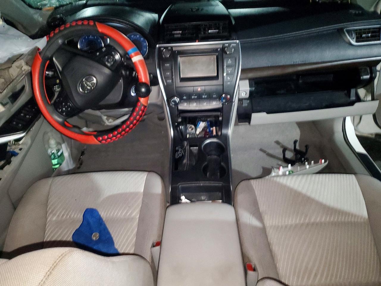 2016 Toyota Camry Le - zdjęcie 8