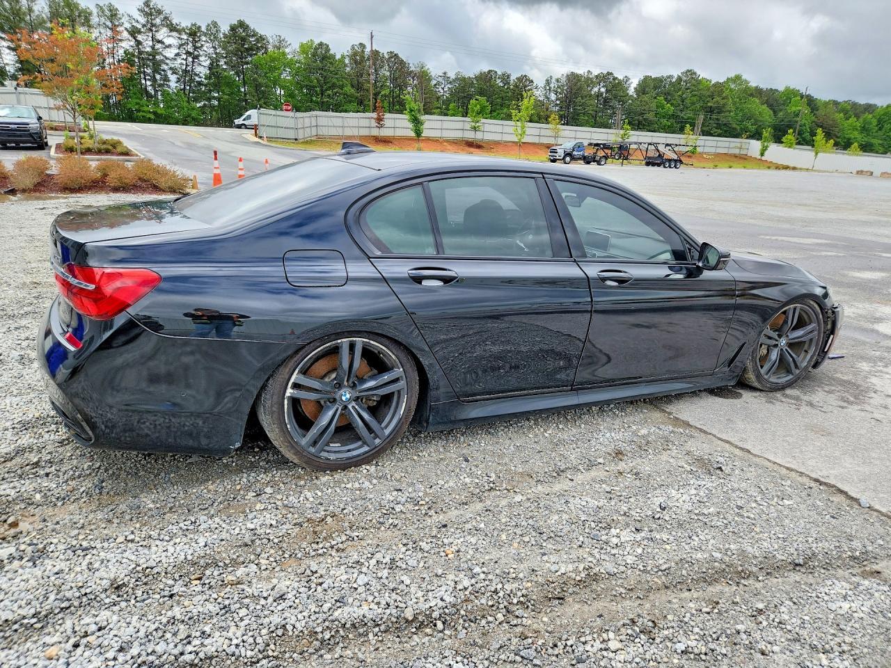 2018 BMW 750 Xi - zdjęcie 3